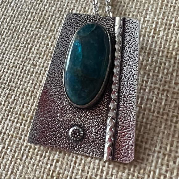 New Blue Apatite Crystal Abstract Modern Style Pendant - Picture 1 of 6